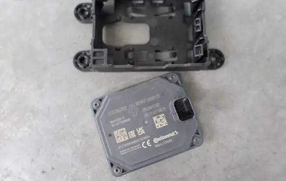 Dacia Sandero III Distronic sensor radar 285J94114R 284474062R