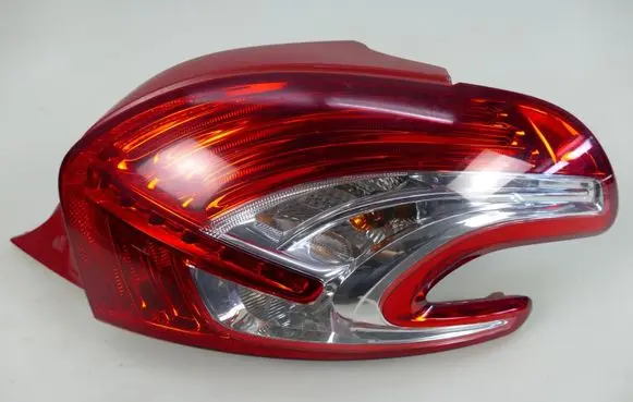 Peugeot 208 Rear/tail lights 9672628380