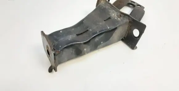 Volvo XC60 Radiator mount bracket