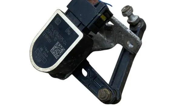 Headlight/headlamp level sensor