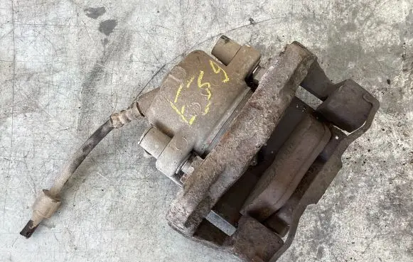 BMW 5 E39 Front brake caliper