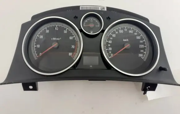 Opel Zafira B Speedometer (instrument cluster) 13267552