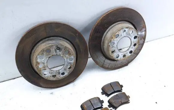 Volkswagen PASSAT CC Rear brake disc 1K0615601AD 3C0698451F