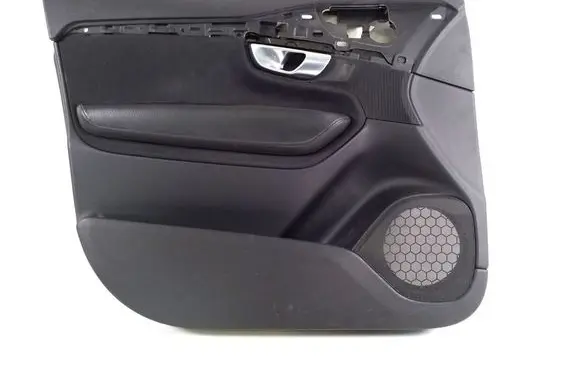 Volvo XC90 Front door card panel trim 
