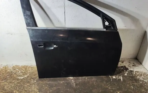 Chevrolet Cruze Front door 95987757