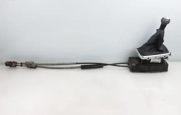 Peugeot 407 Gear shifter/selector 