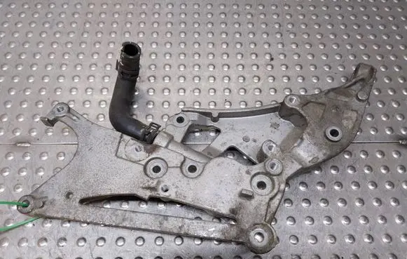 Volkswagen Polo V 6R Engine mounting bracket S26380364 04B145841B
