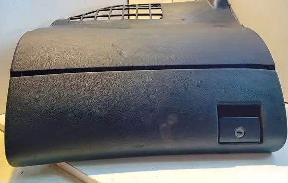 Glove box