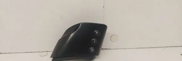 Steering wheel buttons/switches