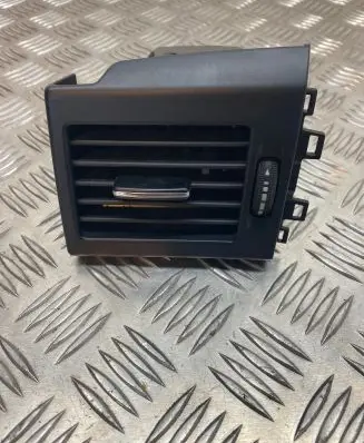 Dash center air vent grill