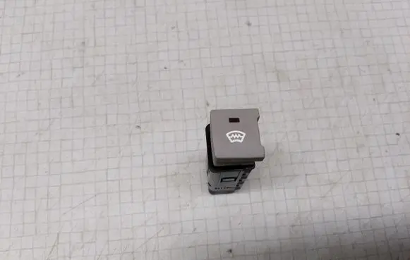 KIA Ceed Windscreen/window heater switch 202002962
