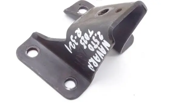 Nissan Navara D22 Engine mounting bracket NISSAN_NAVARA_D22_97-01_2.5_TD_ŁAPA_SILNIKA_PRAWA