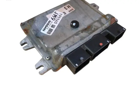 Nissan Juke I F15 Engine control unit/module MEC940040 195540