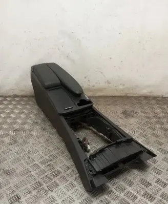 Mercedes-Benz C W204 Center console A2046800750