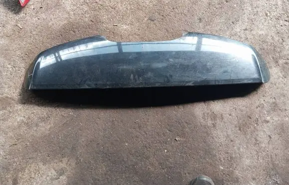 Tailgate/trunk spoiler