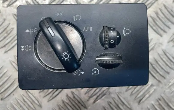 Ford Focus Light switch 7M5T13A024CA