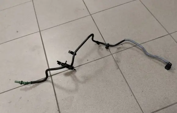 Ford Focus C-MAX Fuel line pipe 9635692580
