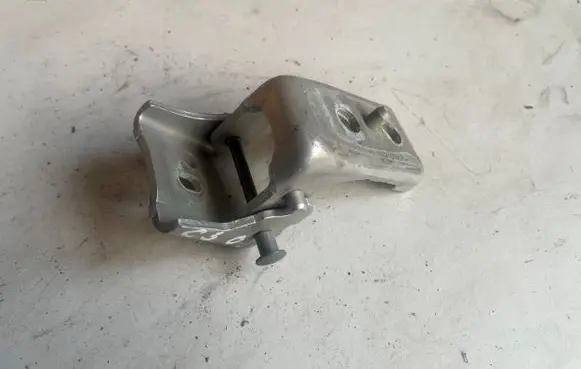 Citroen C3 Rear door lower hinge