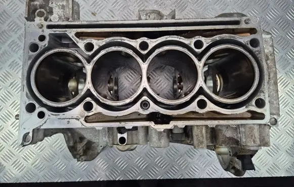 Mercedes-Benz E W212 Engine block R2710107405