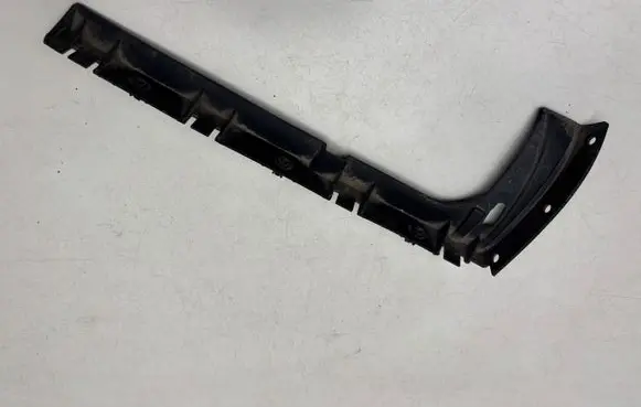 Audi A8 S8 D4 4H Rear bumper mounting bracket 4H0807453B