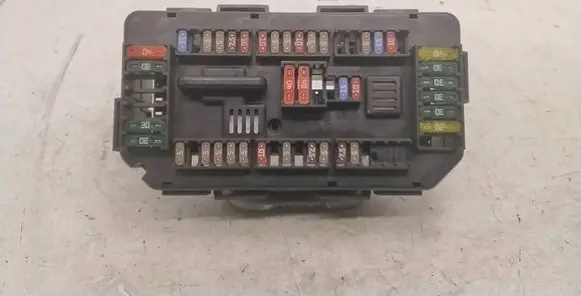 BMW 1 F20 F21 Fuse module 19451000001 06092013 9337879