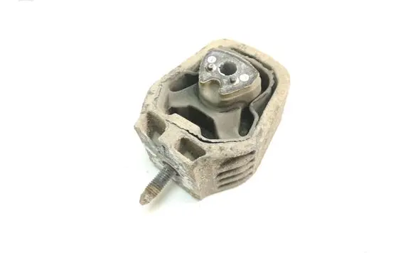 Mercedes-Benz B W245 Engine mount bracket