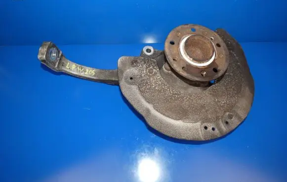 Mercedes-Benz C W205 Front wheel hub 