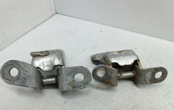 Toyota Corolla E120 E130 Front door hinge set 