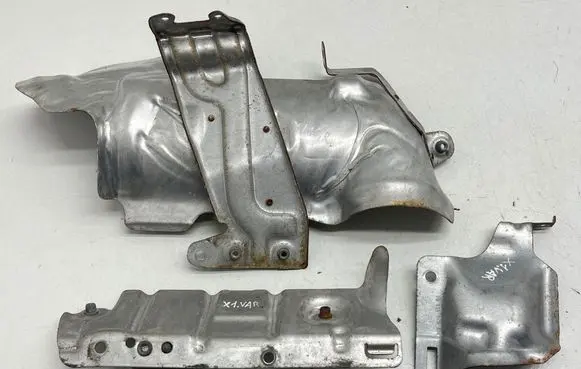BMW X1 F48 F49 Heat shield in engine bay 761837007 7618371 7626141
