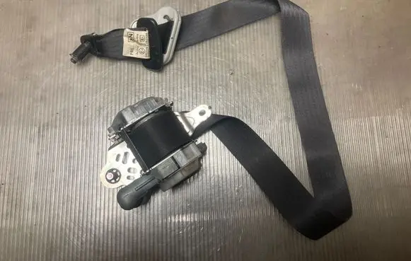 Subaru Forester SH Front seatbelt G087917 G087901