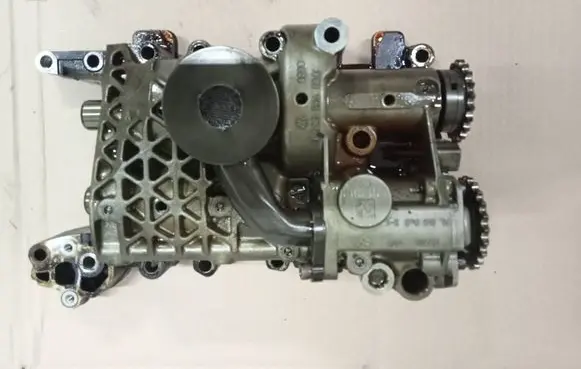 Volkswagen PASSAT B6 Oil pump 06B103535F