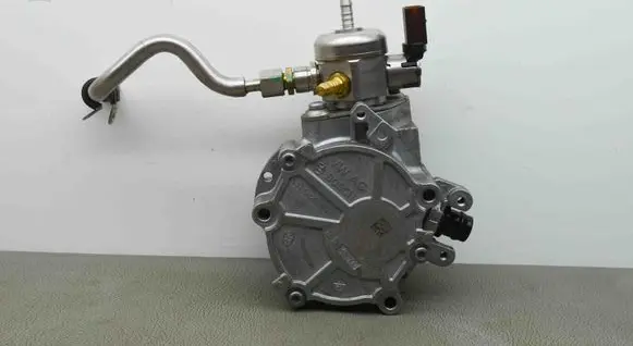 Audi Q5 SQ5 Vacuum pump 06G127025D 06K145100AB