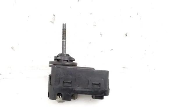 Headlight level adjustment motor