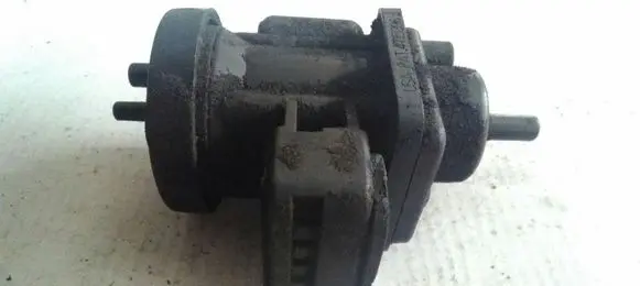 Vacuum valve