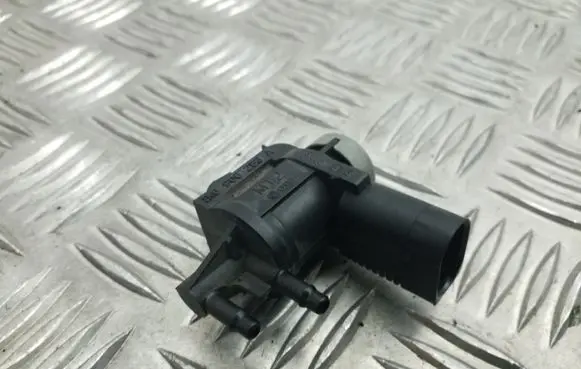 Audi A3 S3 A3 Sportback 8P Turbo solenoid valve 1K0906283A