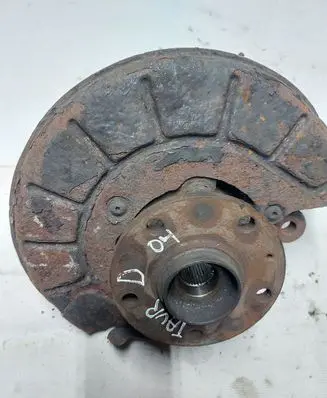 Volkswagen Touran I Front wheel hub