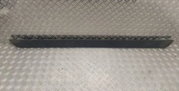 Front bumper lip