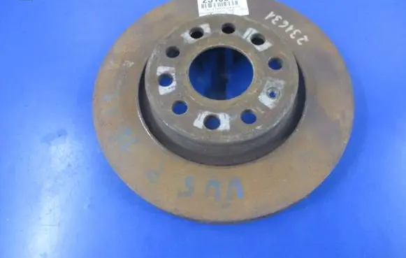 Volkswagen Golf V Front brake disc