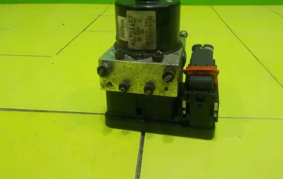 Peugeot 4007 ABS Pump 4670A457