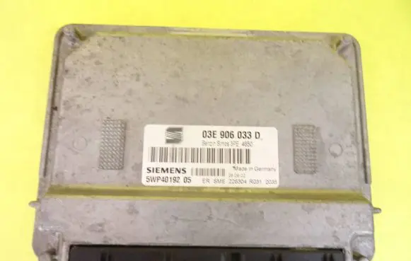 Seat Ibiza III (6L) Engine control unit/module 03E906033D