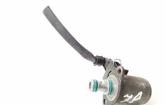 Mercedes-Benz E C207 W207 Hydraulic servotronic pressure valve 613664