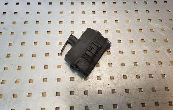 Suzuki Grand Vitara II Fuse module