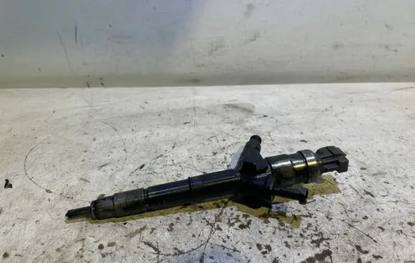 Nissan Primera Fuel injector 16600AU600 00952A
