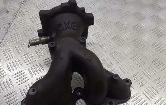 Nissan Note (E11) Exhaust manifold