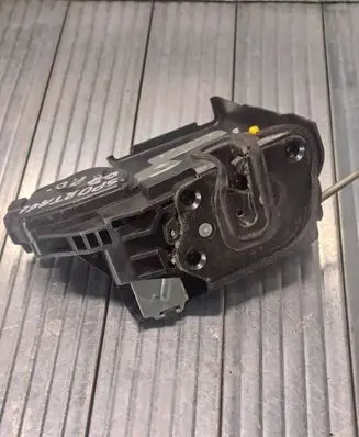 KIA Sportage Front door lock