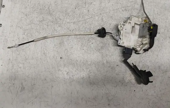 Audi A6 S6 C6 4F Front door lock