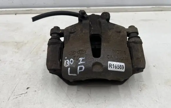 Hyundai i30 Front brake caliper 