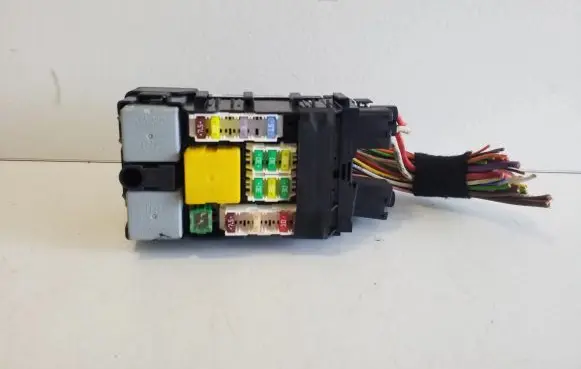 Citroen C4 Grand Picasso Fuse module 9665492680