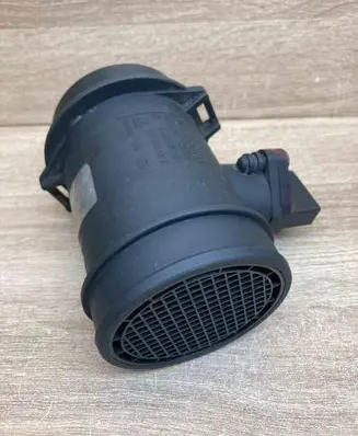 Audi A4 S4 B5 8D Mass air flow meter 059906461E 0281002429