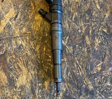BMW 5 E39 Fuel injector 785902